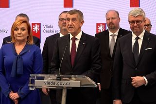 Tiskovka po prvním velkém jednání vlády. Babiš slíbil odmítnout migrační pakt i ETS2 - Novinky